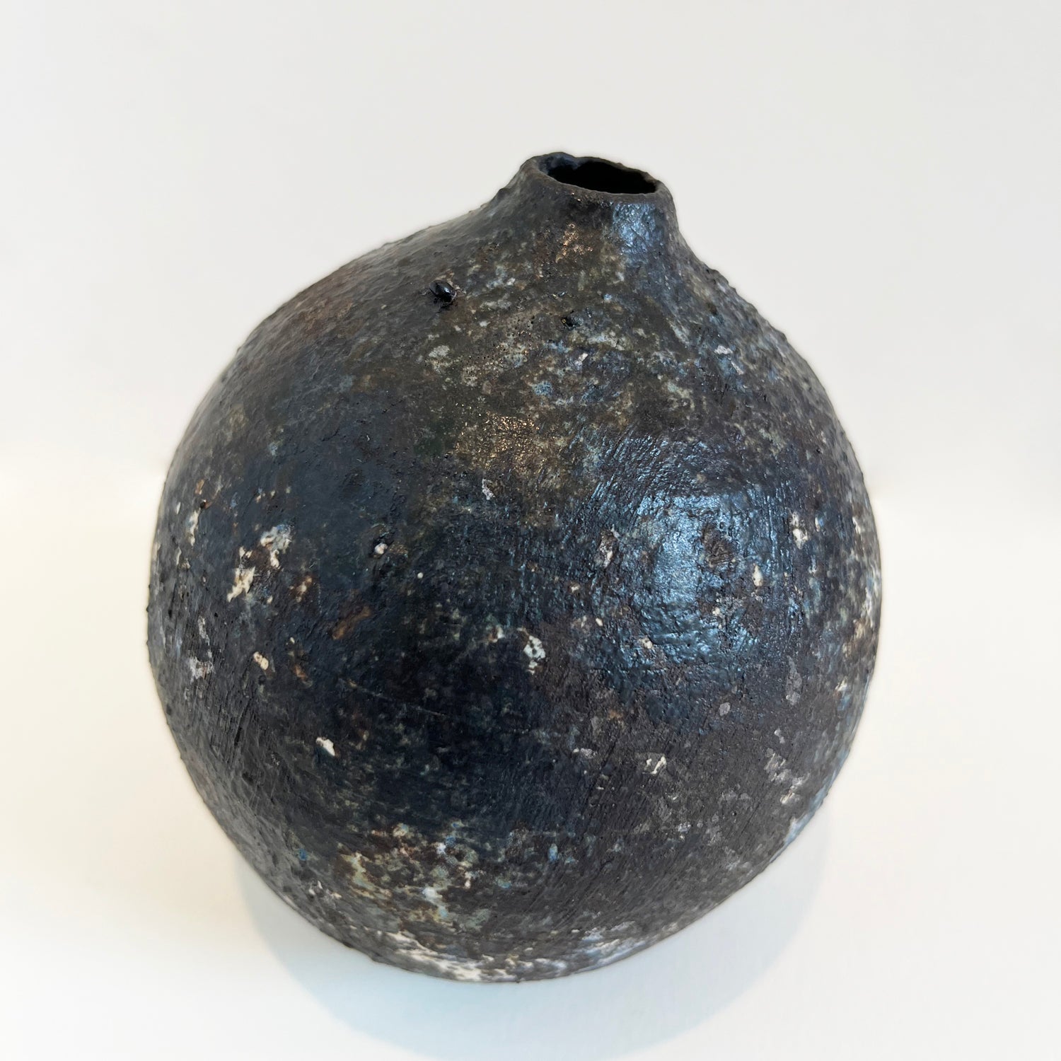 Makiko Hicher - Small Round Vase, 5" x 4" x 4"