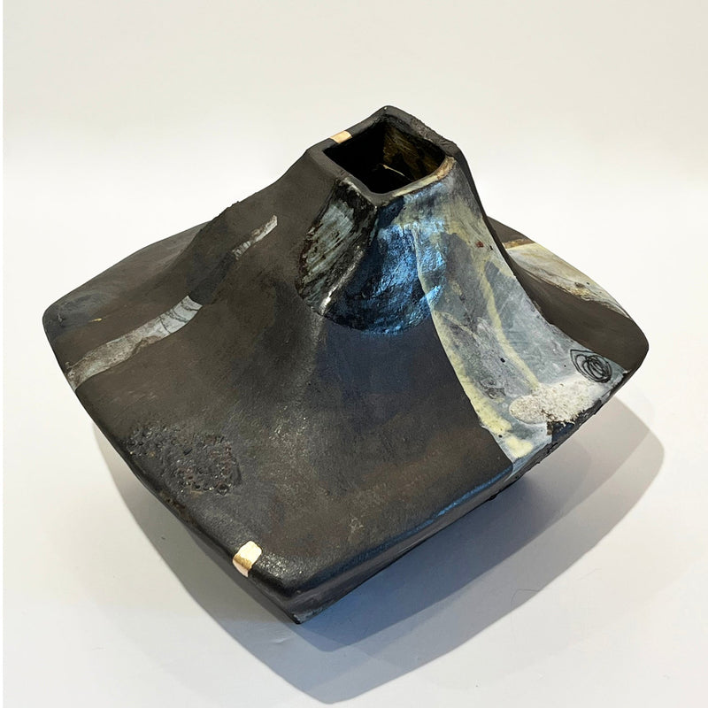 Low Wide Black Vase - Petroff Gallery -  - Mariana Bolanos Inclan - Low Wide Black Vase
