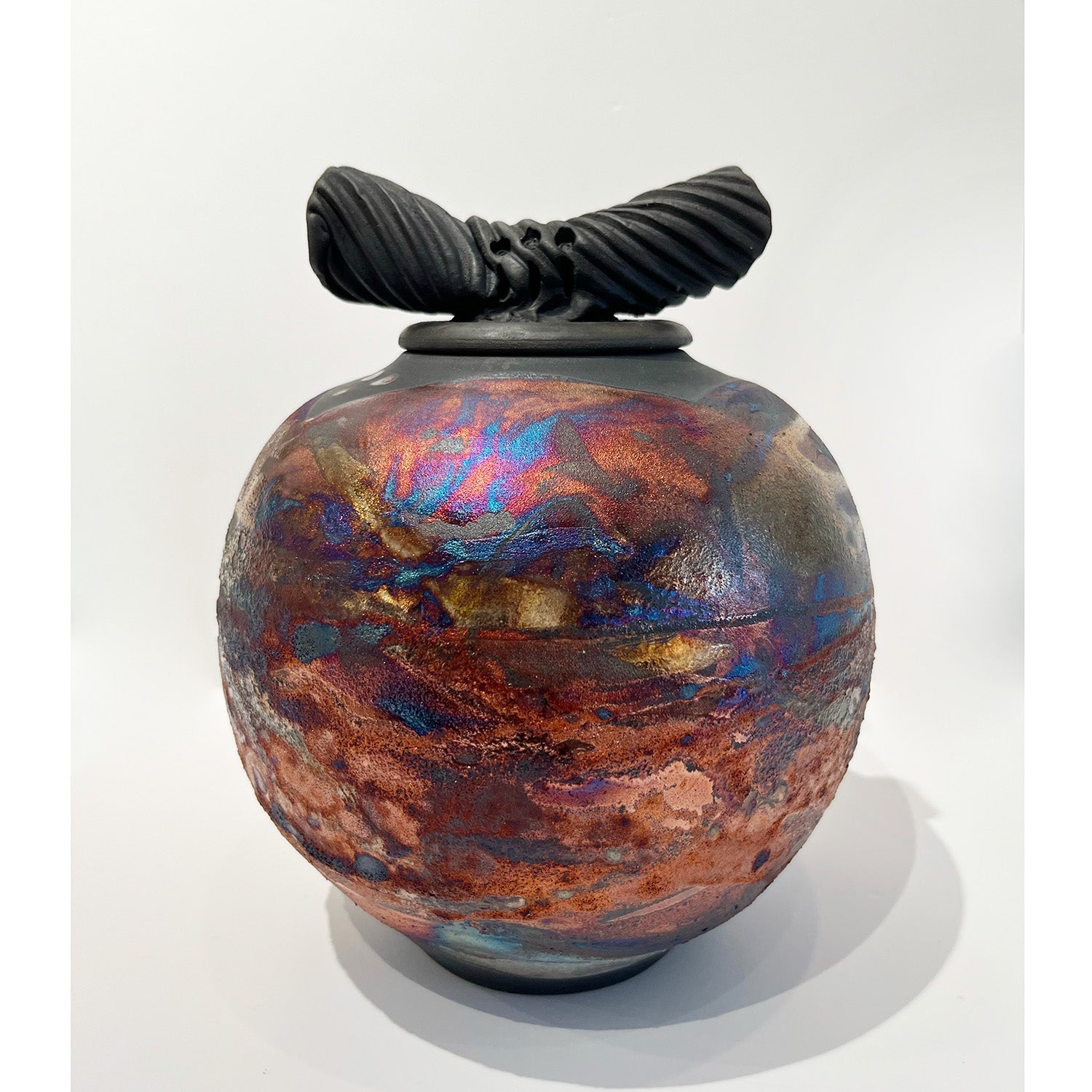 Raku Luster Cover Jar - Petroff Gallery -  - Shu-Chen Cheng - Raku Luster Cover Jar