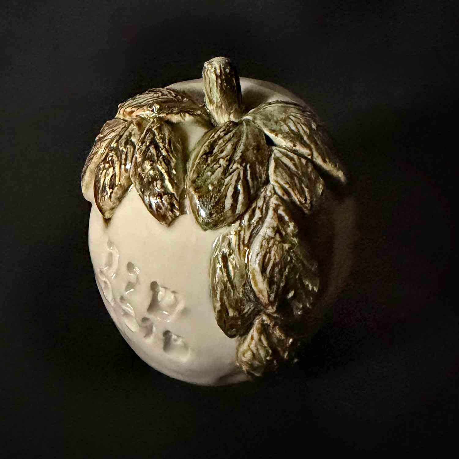 Shana Tova Apple with Bee 2 - Petroff Gallery - Ceramic Art
