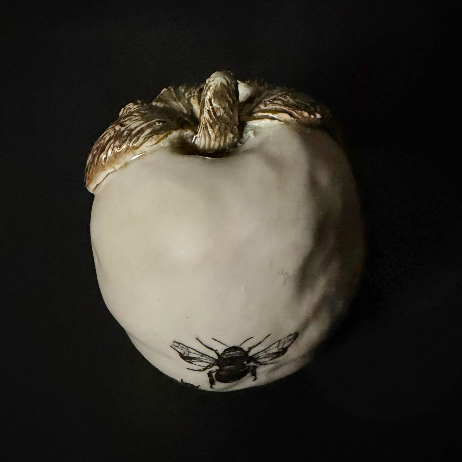 Shana Tova Apple with Bee 2 - Petroff Gallery - Ceramic Art