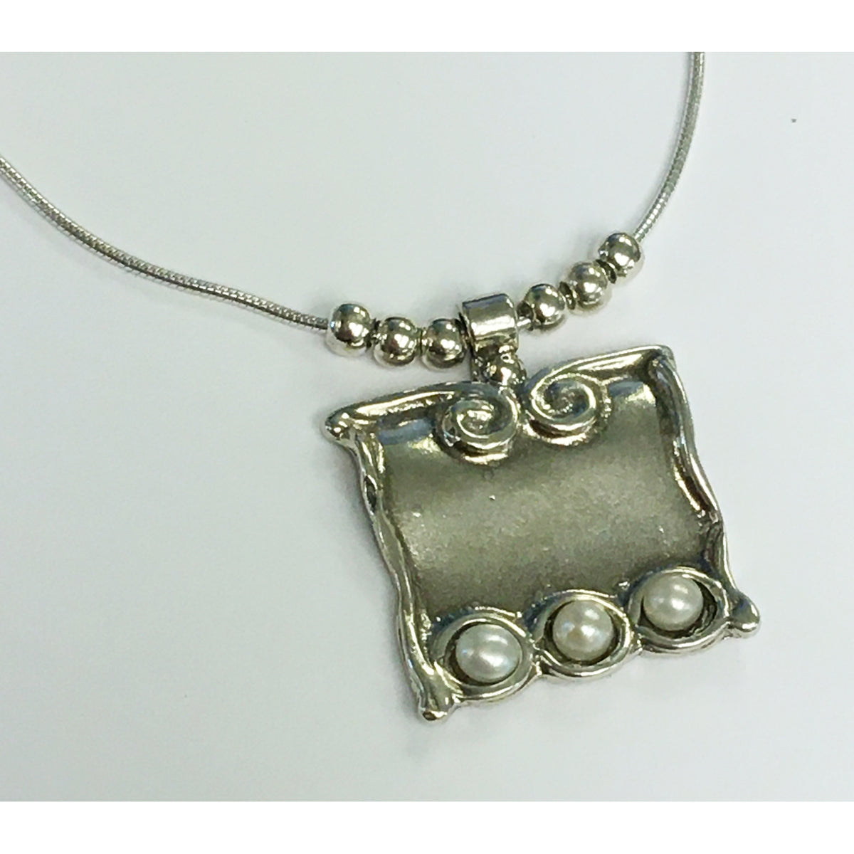 Yair Stern - Square w/p 3 Pearls Necklace